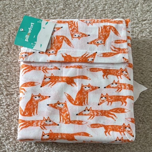 Target Other - NWT Target Toddler Sheet Set with Orange Fox Design